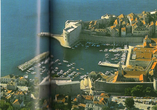 135-старый городской порт с крепостью Ревелин и бастионом Святог